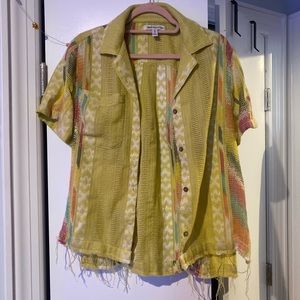 LAST CHANCE - The Coolest beachy button down, size medium.